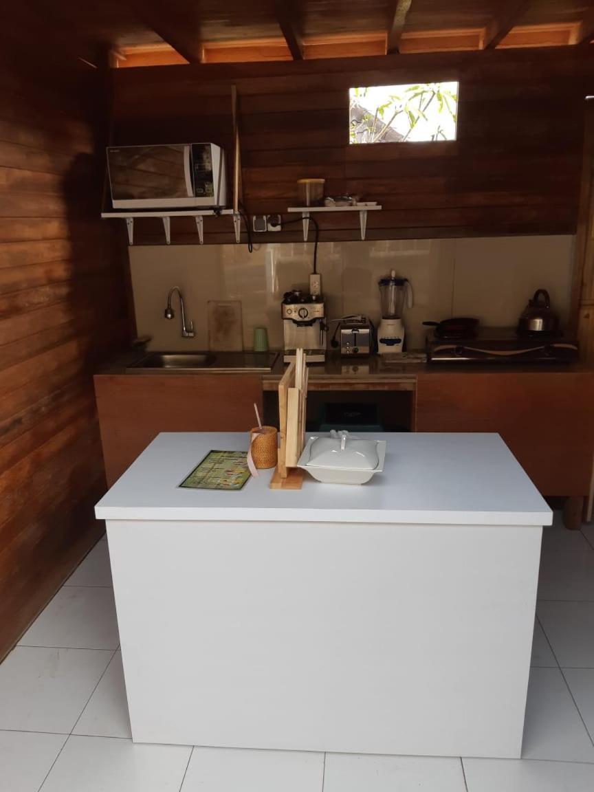 Kakiang Homestay Nusa Lembongan  Exterior photo